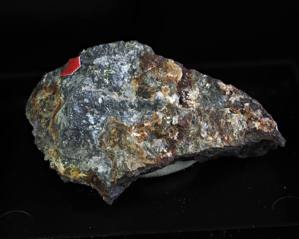 Metanováčekite